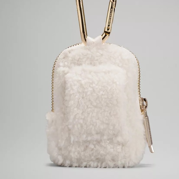 NWT Lululemon Nano Clip On Fleece Backpack Light Ivory Gold Hardware - Picture 3 of 7